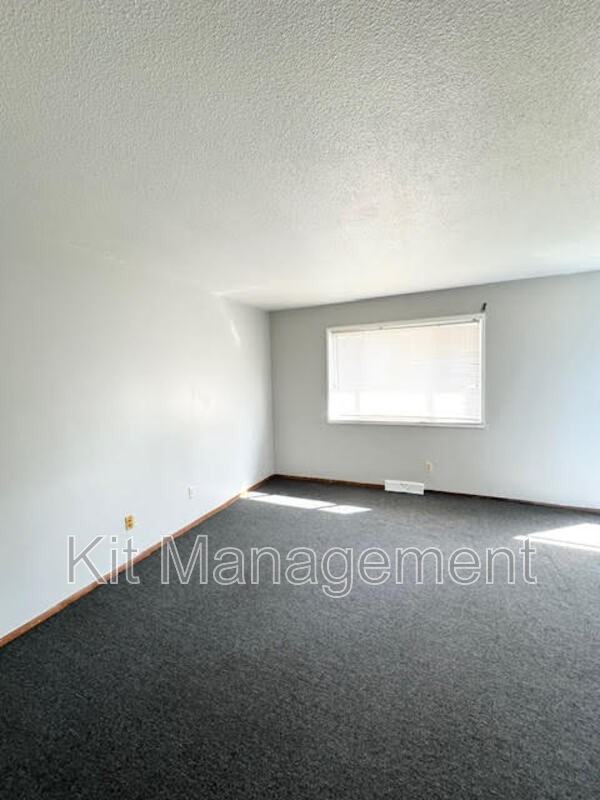 5517 Douglas Rd #5 - Photo 5 of 7