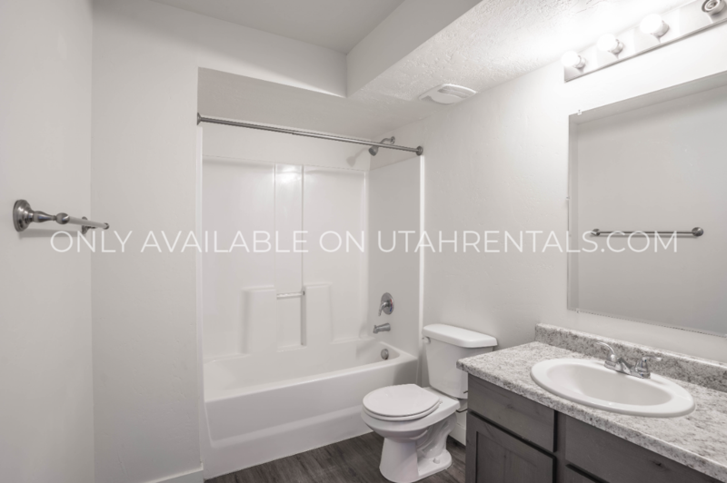 722 E St #301 - Photo 4 of 17