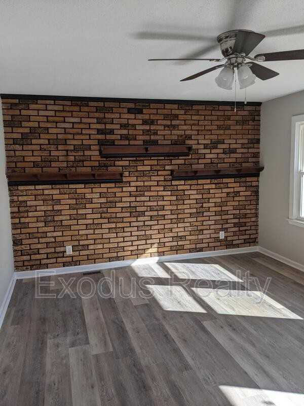 401 Hickory Ave - Photo 2 of 16