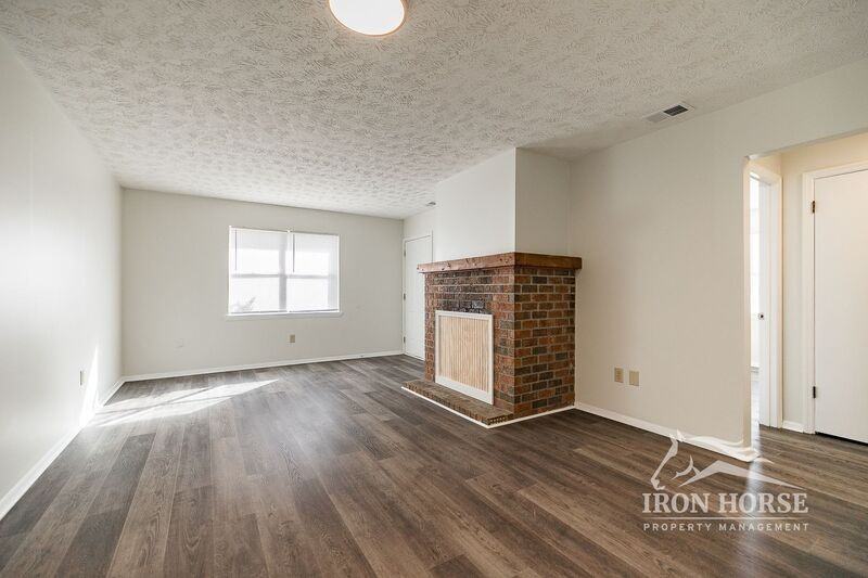 1172 White Oak Dr - Photo 4 of 13