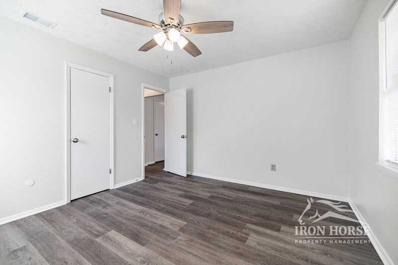 1172 White Oak Dr - Photo 7 of 13