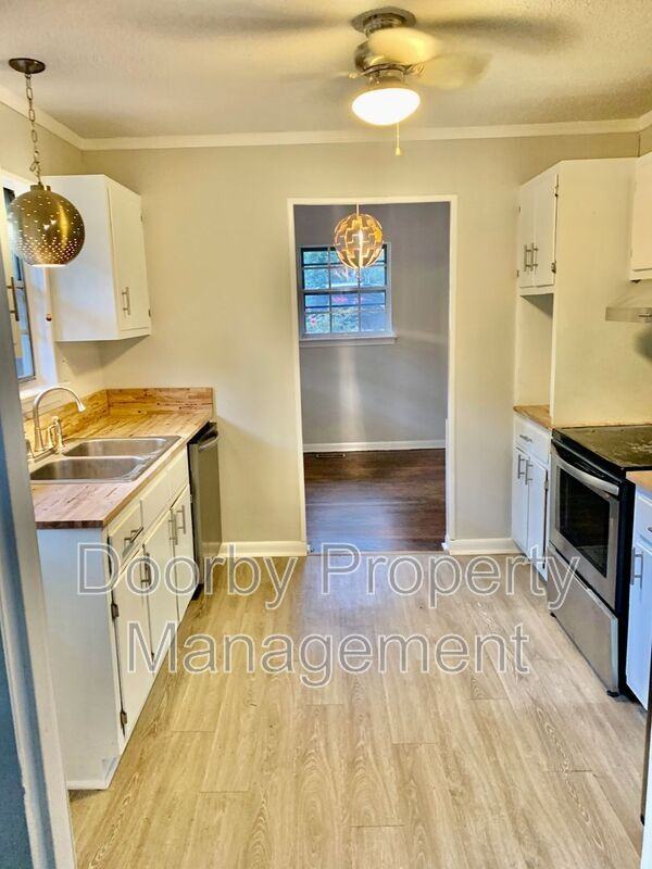 303 Ridgeway Dr - Photo 5 of 14