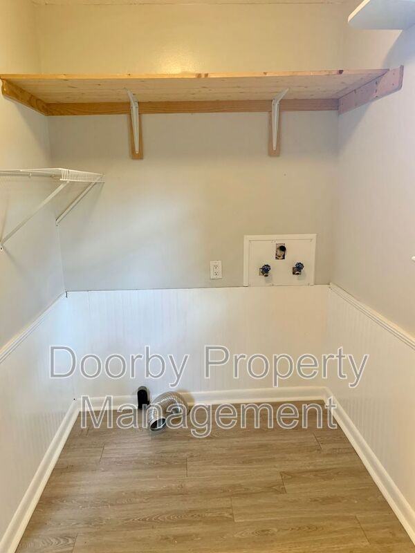 303 Ridgeway Dr - Photo 7 of 14