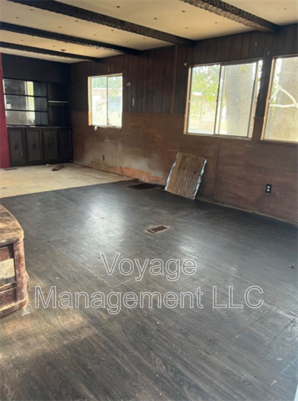 161 Sleepy Hollow Dr - Photo 3 of 11