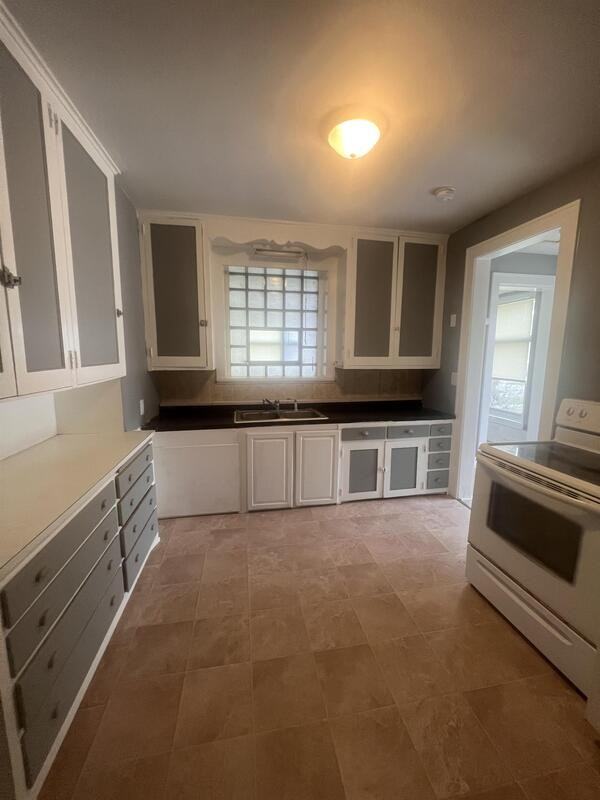 417 5th Ave S - Photo 3 of 6