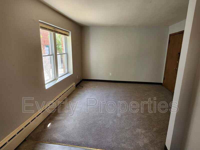 8428 W Lisbon Ave #2 - Photo 3 of 13