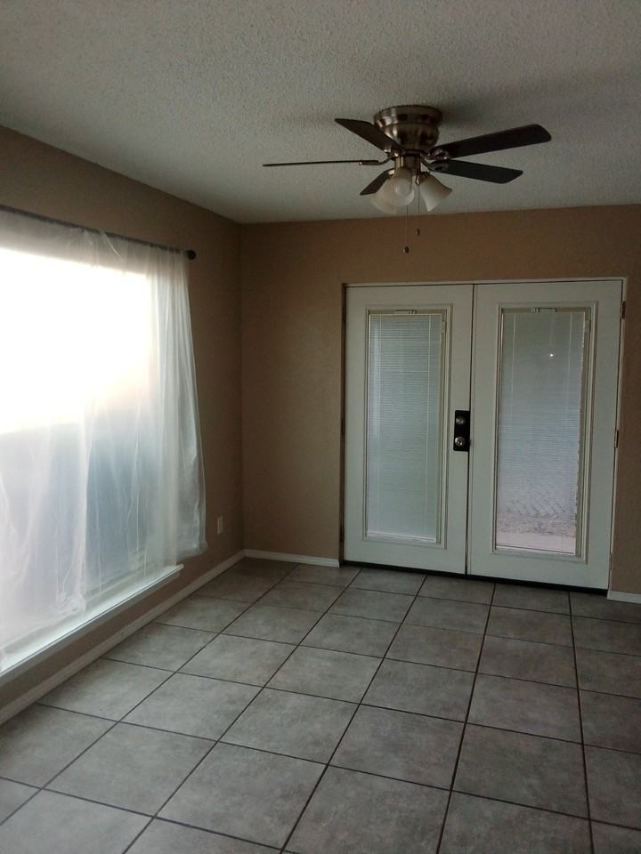 10512 Ashwood Dr #A - Photo 3 of 10