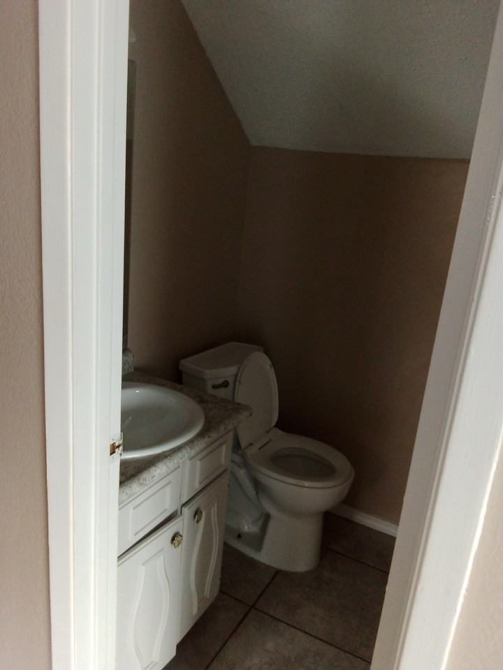 10512 Ashwood Dr #A - Photo 6 of 10