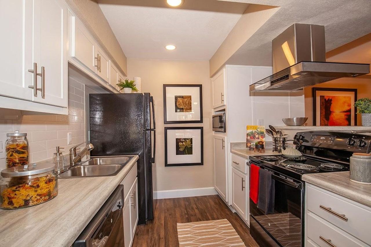 Lucera Apartments Homes - Photo 5 of 44