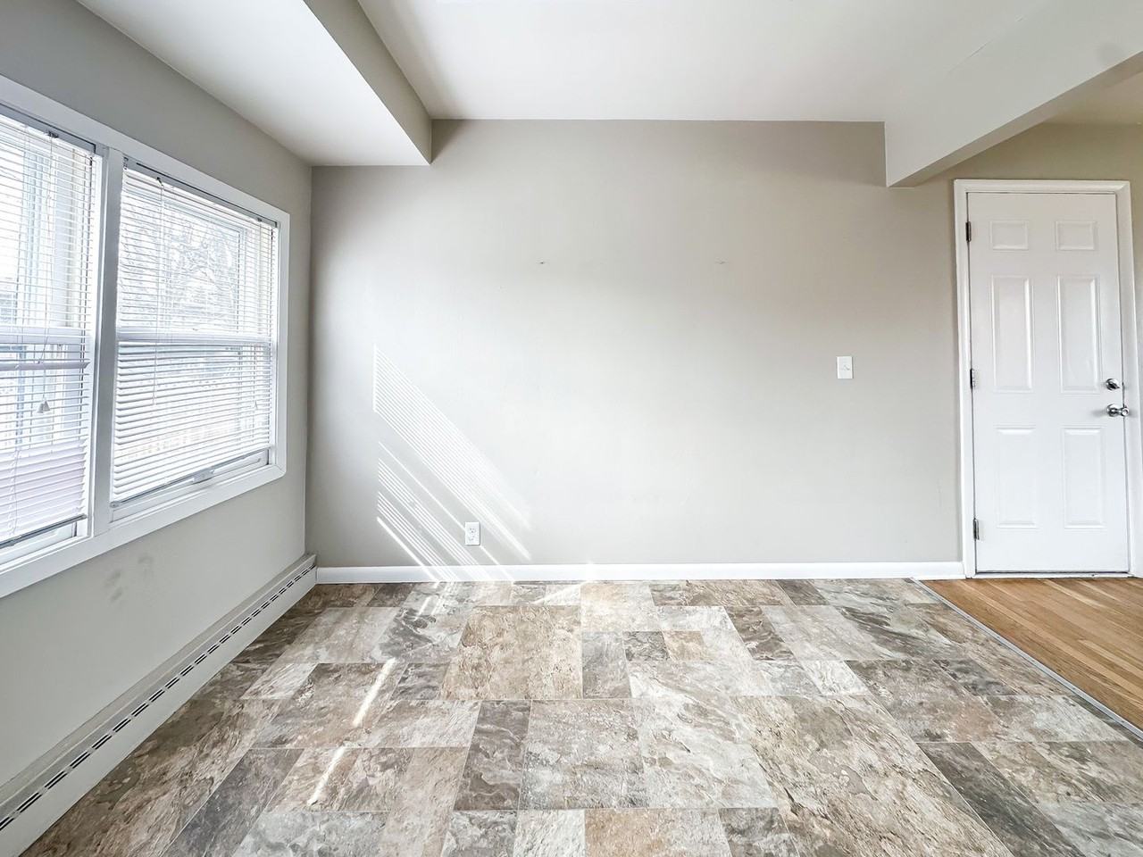 Quaint 2 bedroom home for rent - Photo 4 of 29