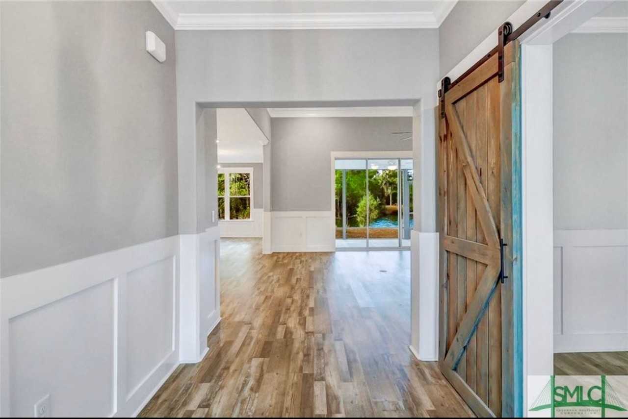 421 Bear River Dr - Photo 3 of 49