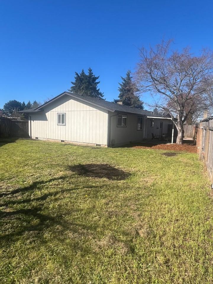 1543 Juhl St - Photo 3 of 23