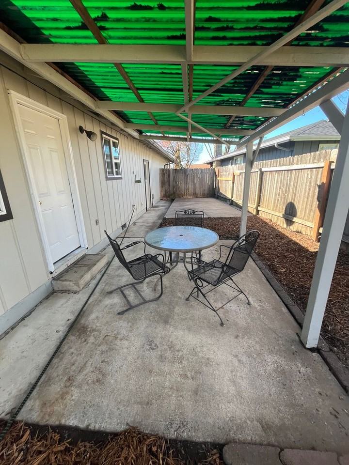 1543 Juhl St - Photo 4 of 23