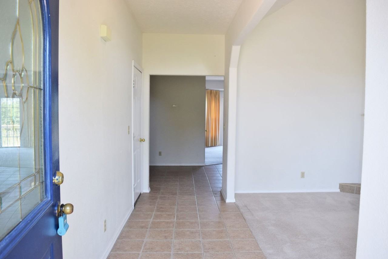 318 Carmel Valley Way - Photo 3 of 30