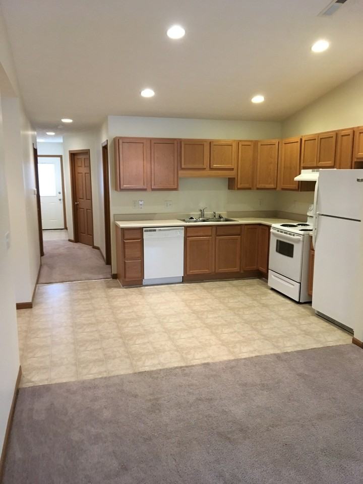 Laurel Creek Apts, 2212 Shamrock - Photo 2 of 22