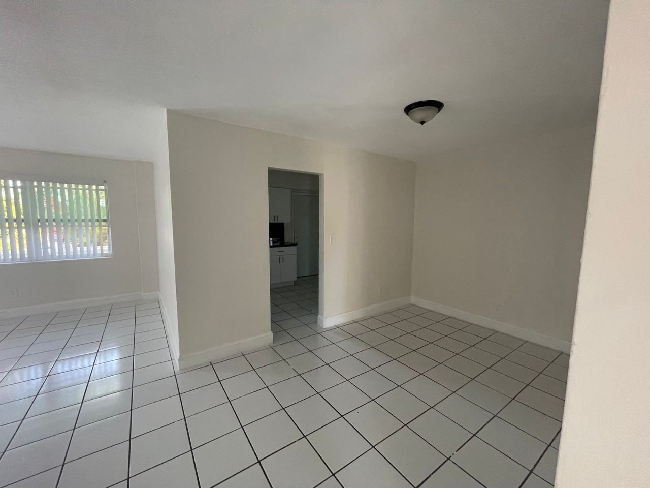 941 Ne 170th St - Photo 2 of 5