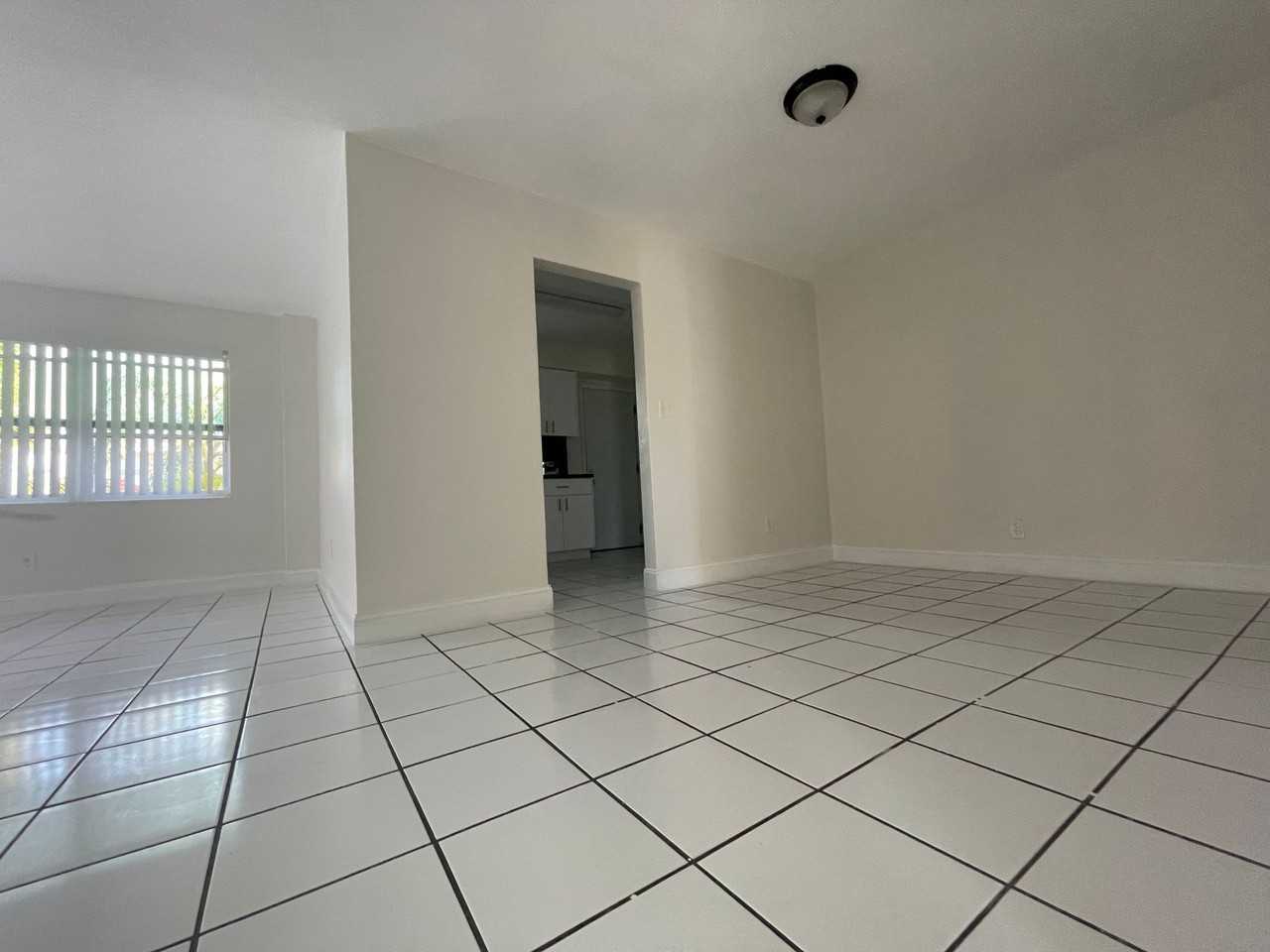 941 Ne 170th St - Photo 3 of 5