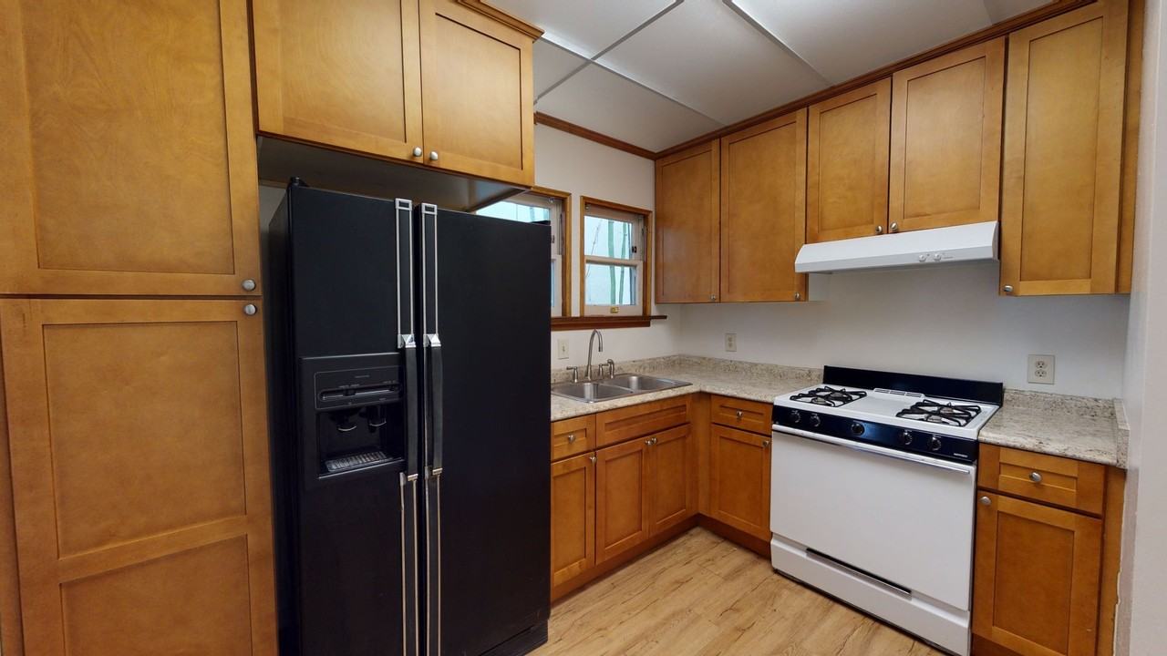 1015 A Ave #2 - Photo 5 of 10