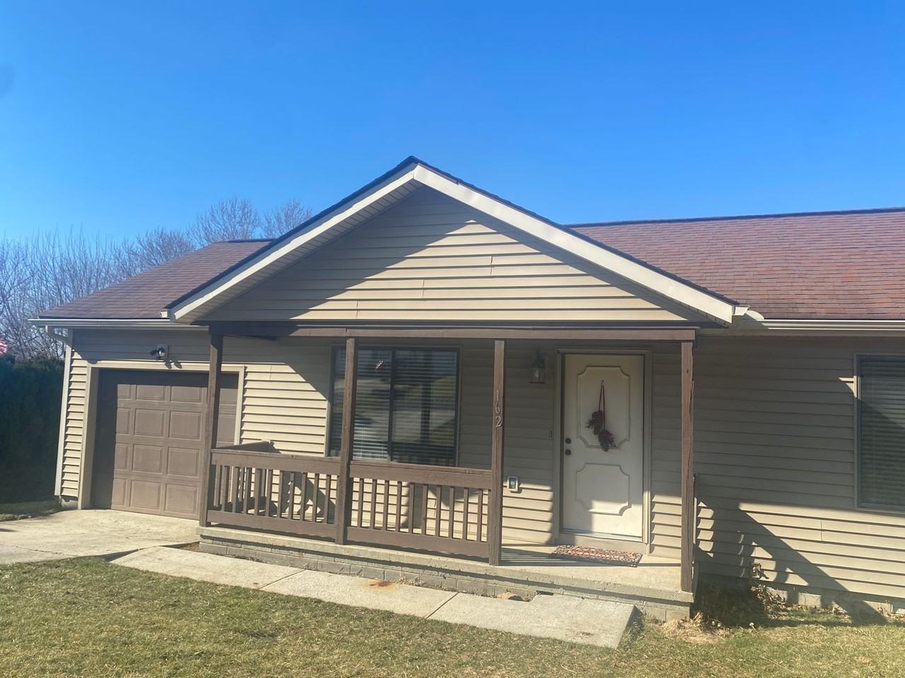 162 E Hillview Dr - Photo 2 of 14