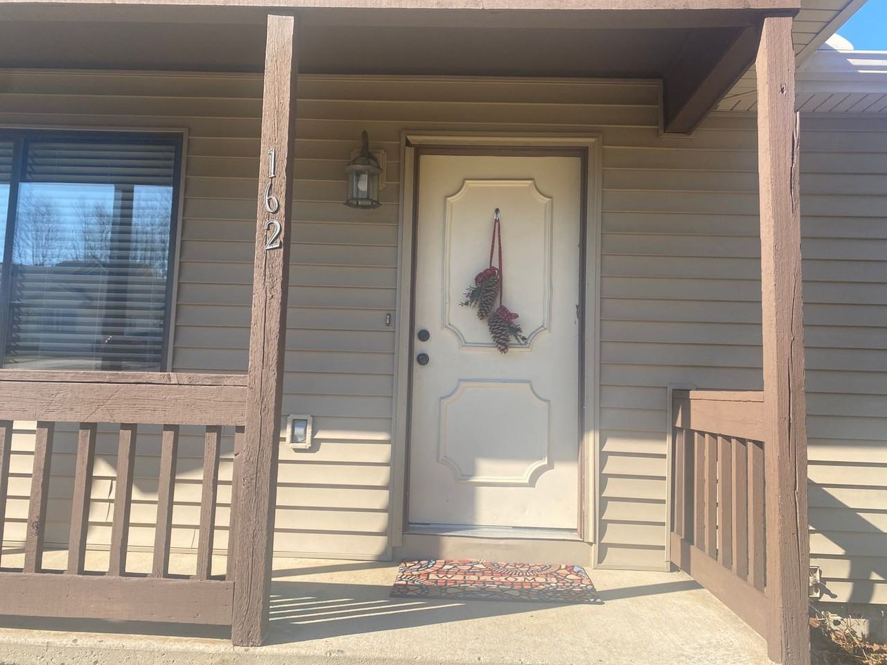 162 E Hillview Dr - Photo 4 of 14