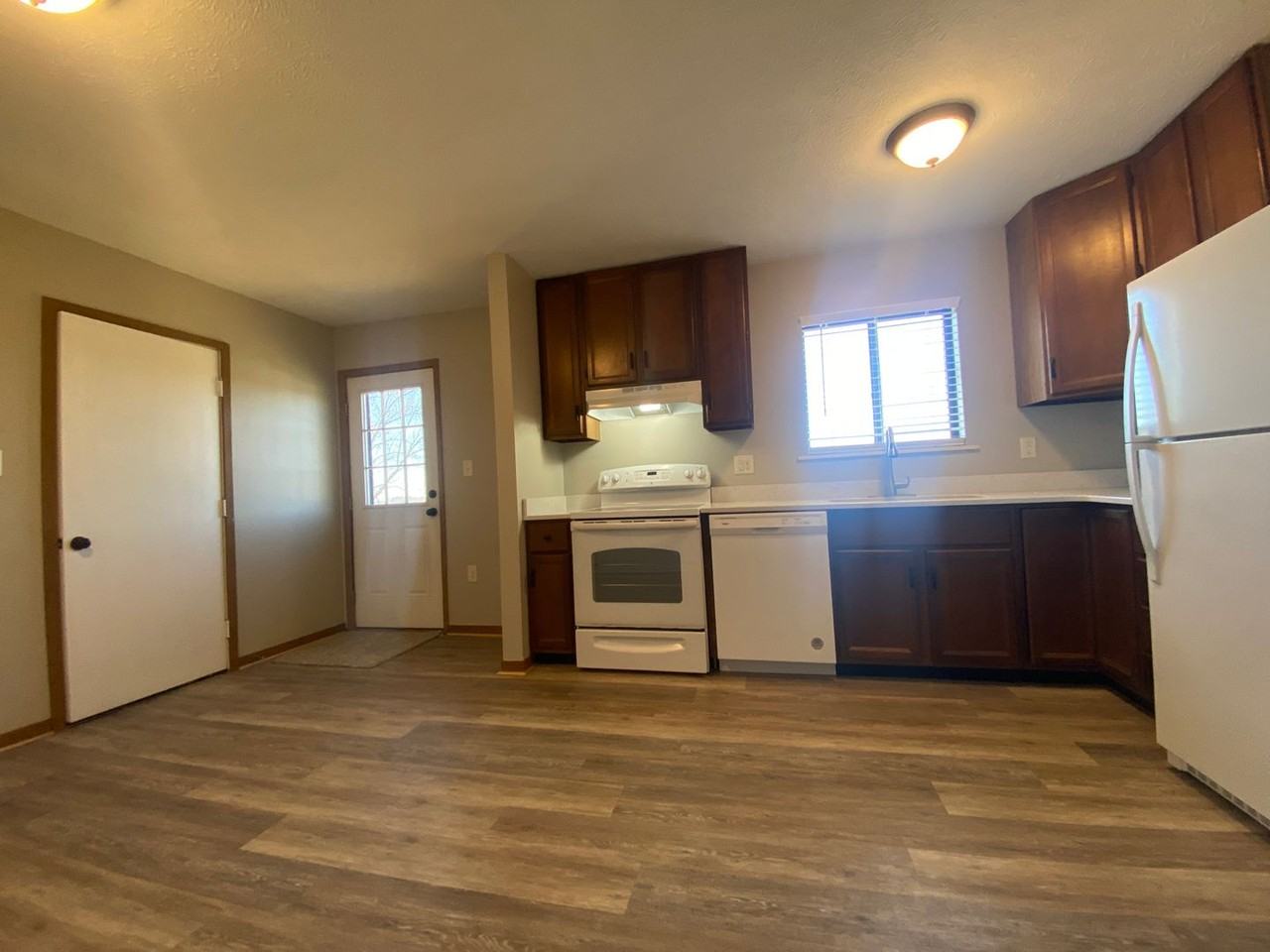 162 E Hillview Dr - Photo 6 of 14