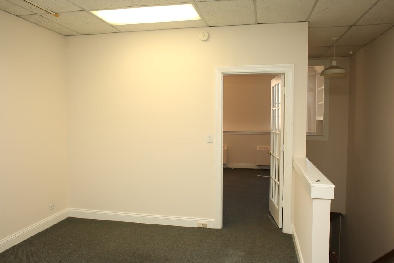 108 2nd St Ne - Photo 3 of 11