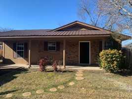 featured image of 1163 N Eshman Ave