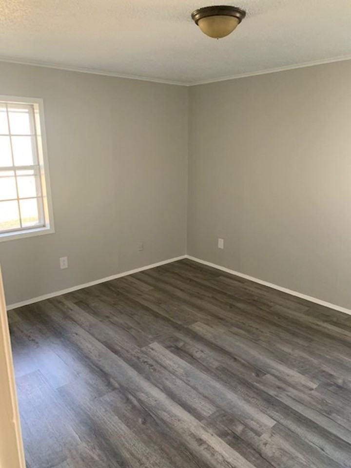 1163 N Eshman Ave - Photo 3 of 11