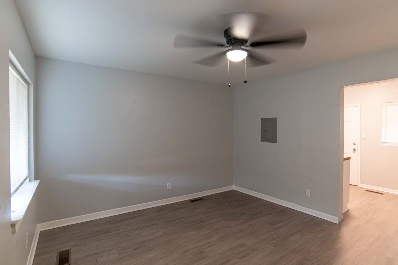 1343 Charlotte St - Photo 4 of 21
