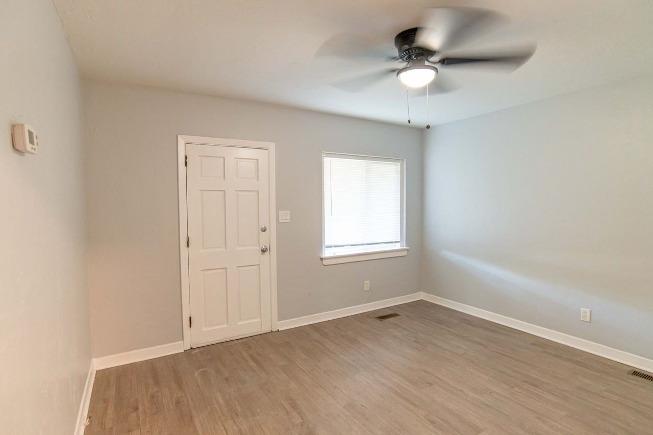 1343 Charlotte St - Photo 7 of 21