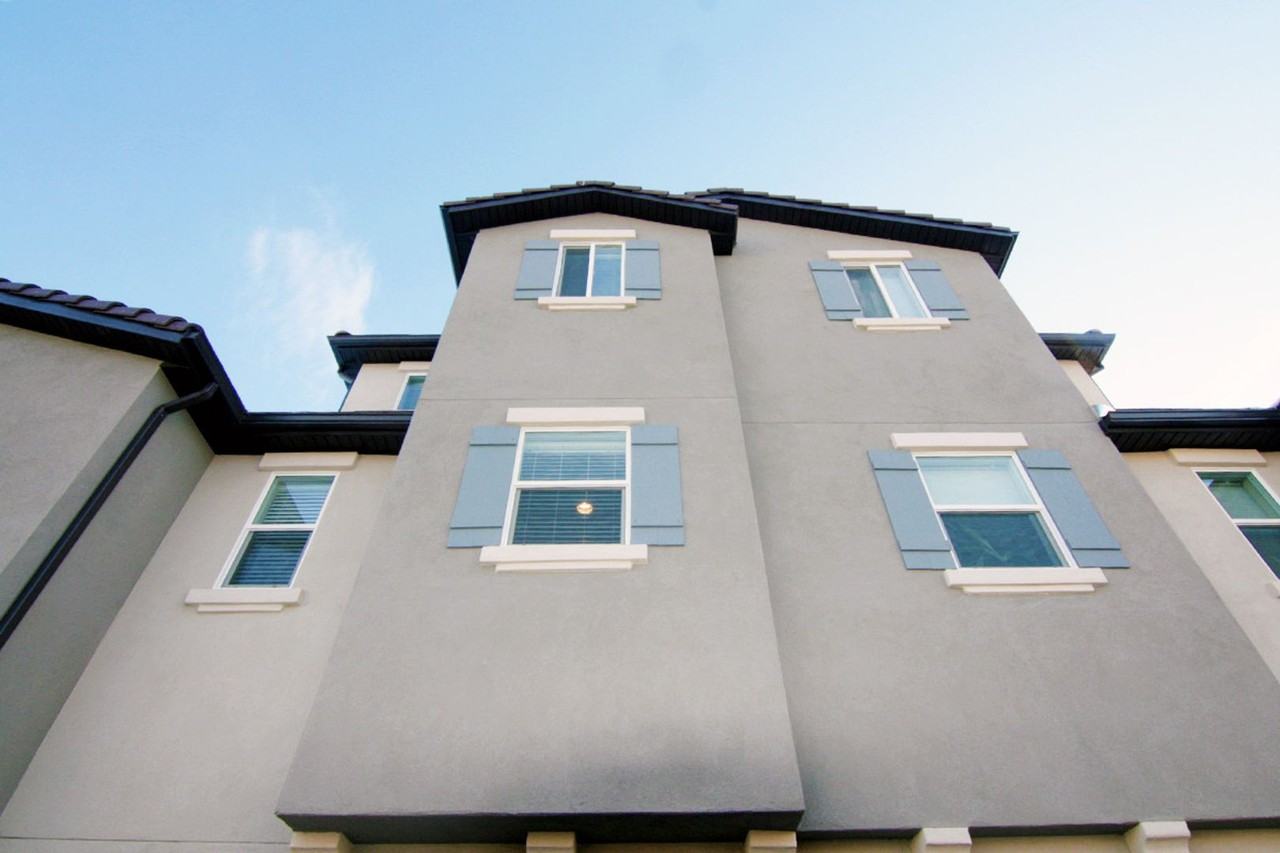 2220 Altamira Dr - Photo 3 of 29