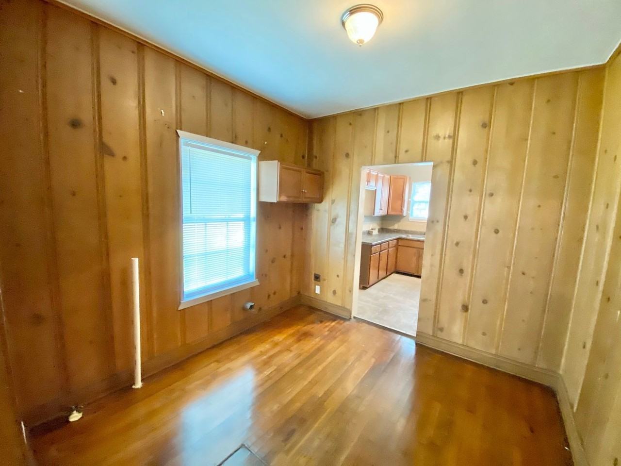 2703 Avenue G - Photo 3 of 7