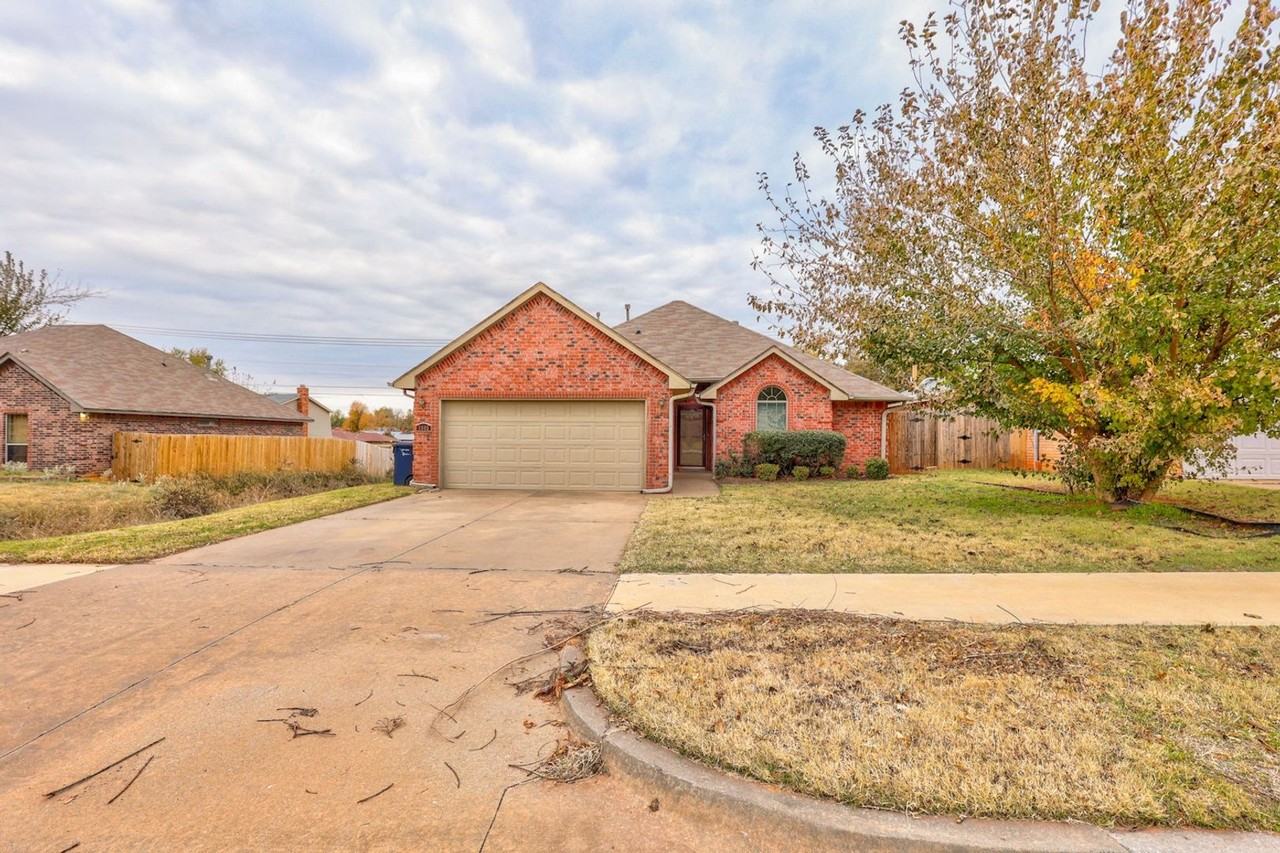 8605 Nw 85th Pl - Photo 3 of 50