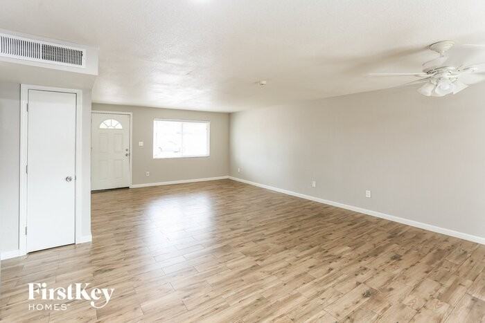 3731 E Surrey Ave - Photo 2 of 15