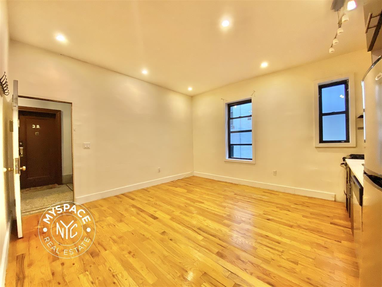 711 Saint Marks Ave #1d - Photo 4 of 7