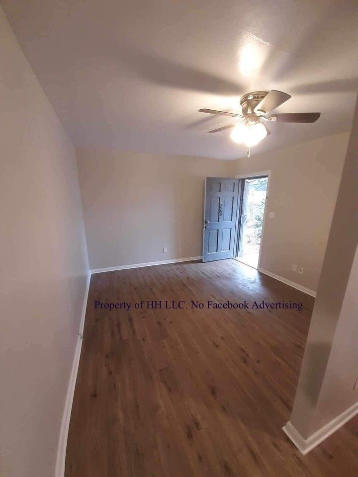 202 Dunbar St #208 - Photo 4 of 16