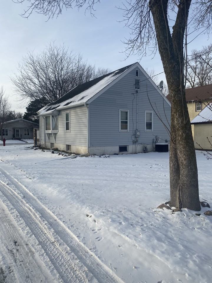 265 S Oak St #NA - Photo 2 of 10