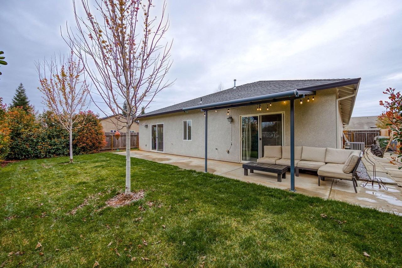 4775 Lofty Oak Dr #NA - Photo 3 of 17