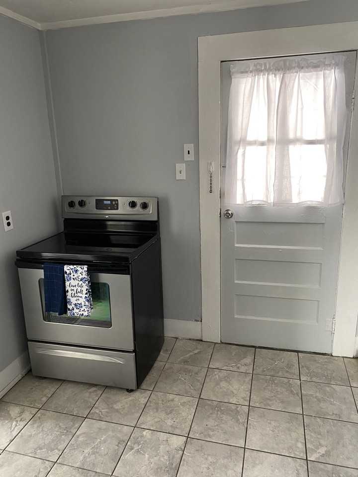 117 Hudson St #2 - Photo 2 of 8