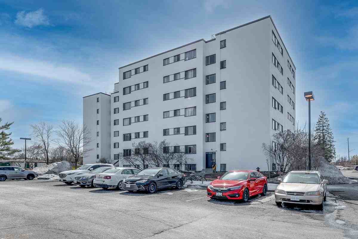 35283532, 3550 & 3590 Downpatrick Road Apartments in Ottawa, ON K1V