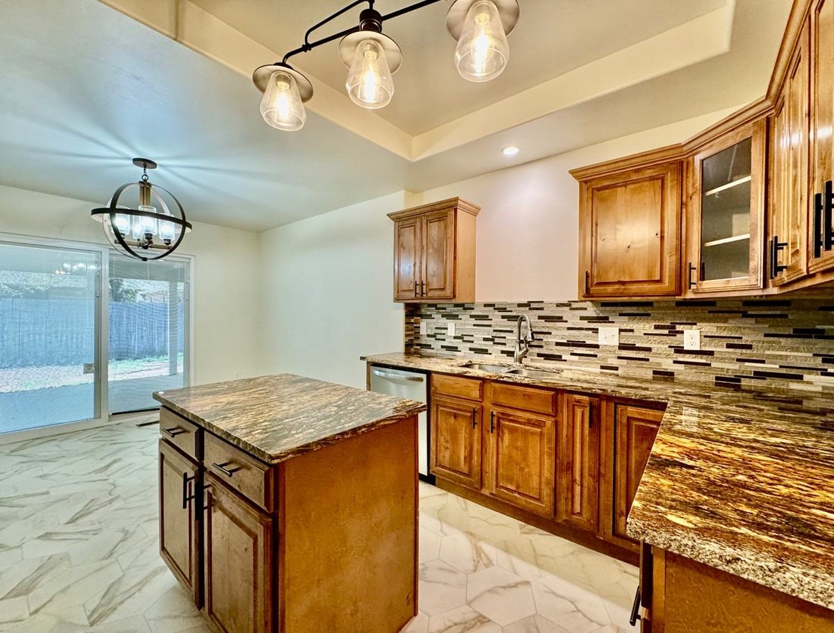 308 N Lockeport Dr #1 - Photo 4 of 22