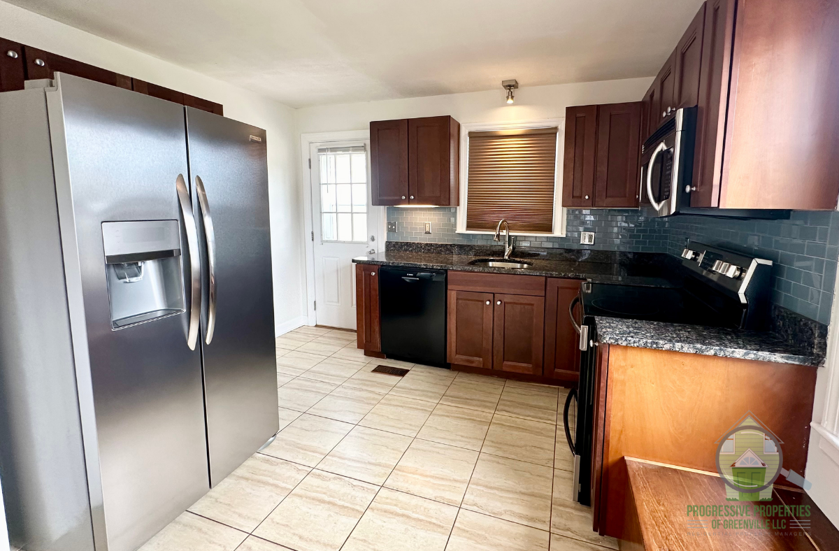 107 Sycamore Dr #1 - Photo 4 of 11