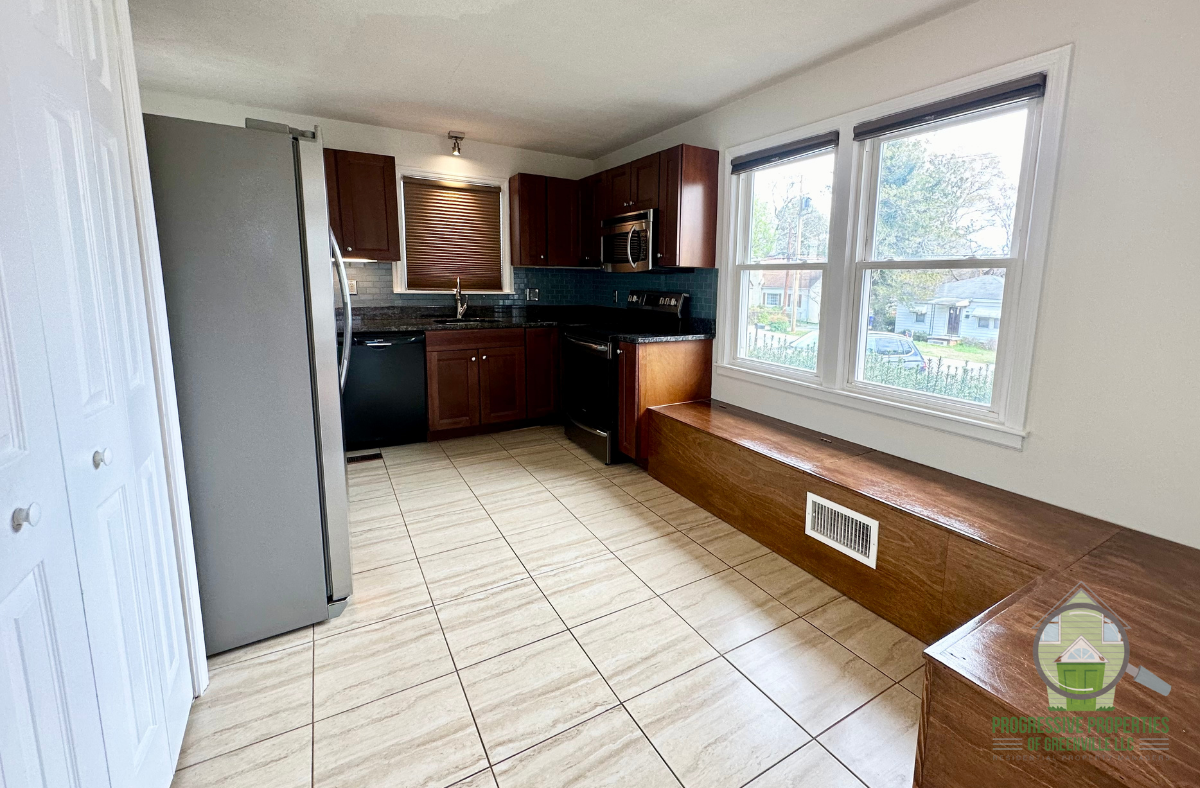 107 Sycamore Dr #1 - Photo 5 of 11