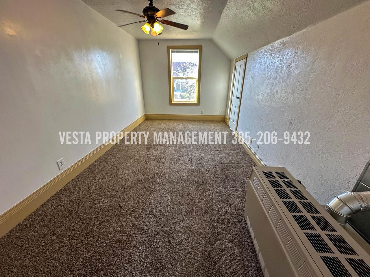572 21st St #3 - Photo 2 of 11