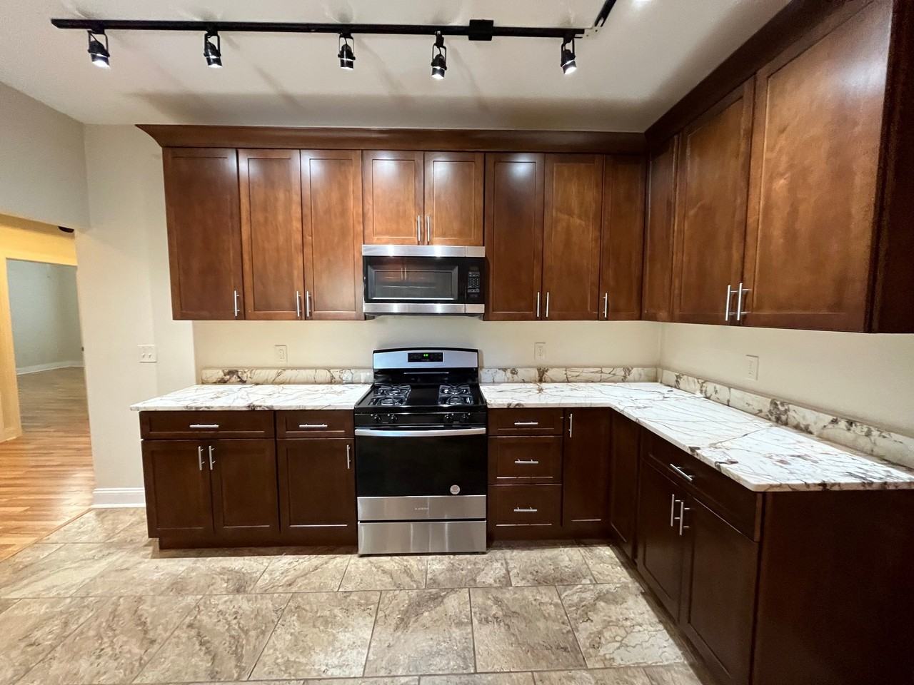 6811 Thomas Blvd #2 - Photo 3 of 33