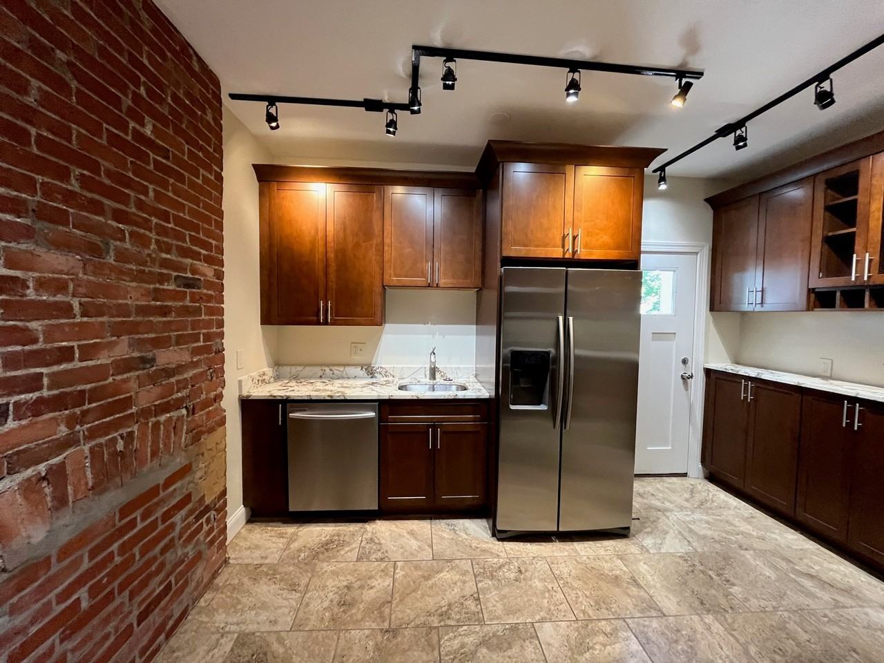 6811 Thomas Blvd #2 - Photo 4 of 33