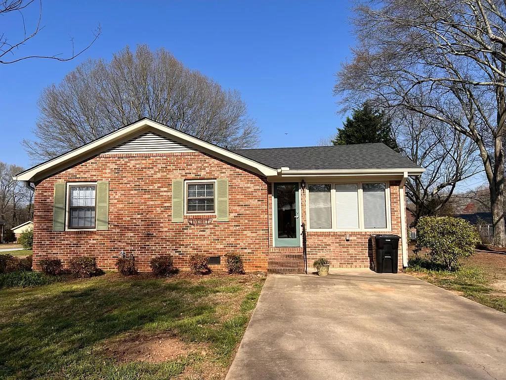 102 Woodcliff Ct #1 - Photo 3 of 30