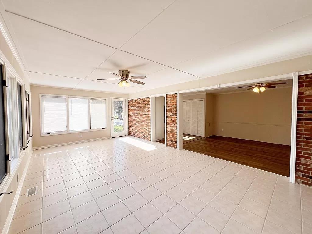 102 Woodcliff Ct #1 - Photo 5 of 30