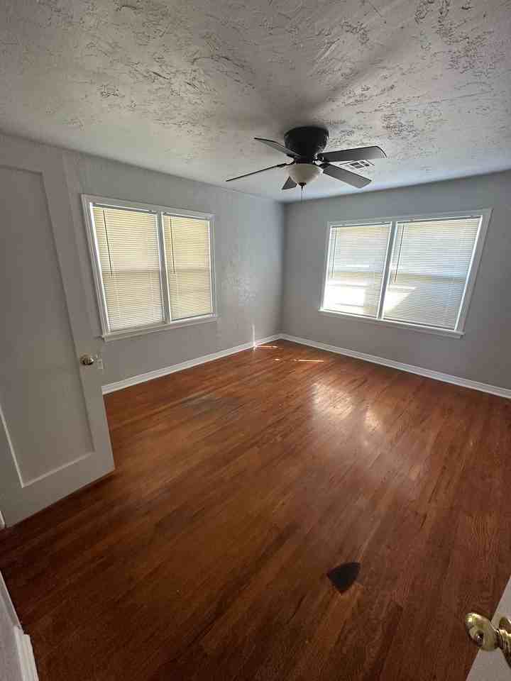 1805 Nw Kingsbury Ave #14 - Photo 4 of 6