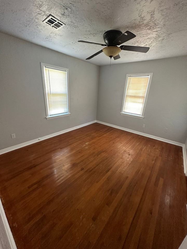 1805 Nw Kingsbury Ave #14 - Photo 6 of 6